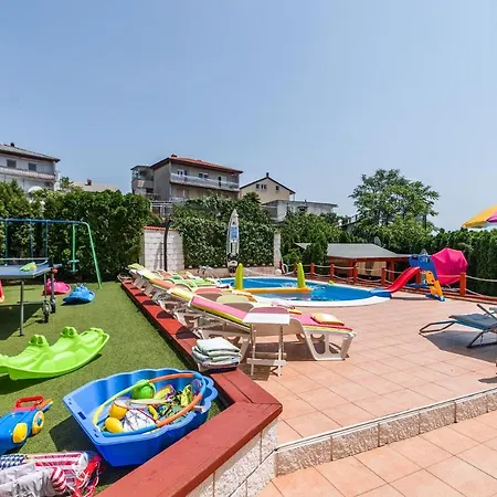 Pool&garden *