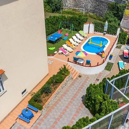 Pool&garden Apartment Rijeka