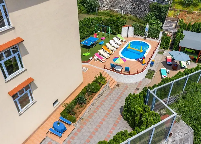 Pool&garden Apartman Fiume